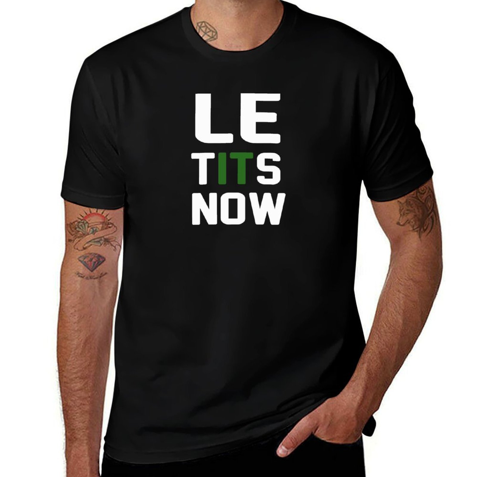 Street Fashion Now - Le Tits Now Tシャツ ストリートファッション カジュアルTシャツ