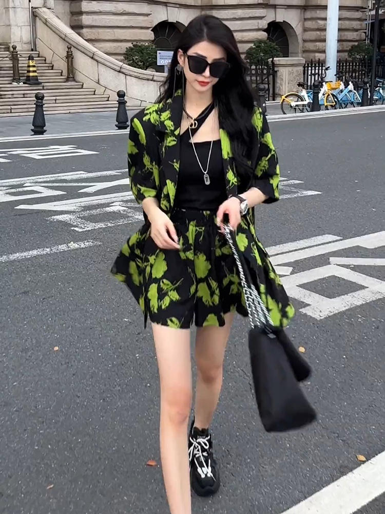 ファッショナブルなプリントスーツセット レディース 春夏 薄 - Street Fashion Online のレビューと価格