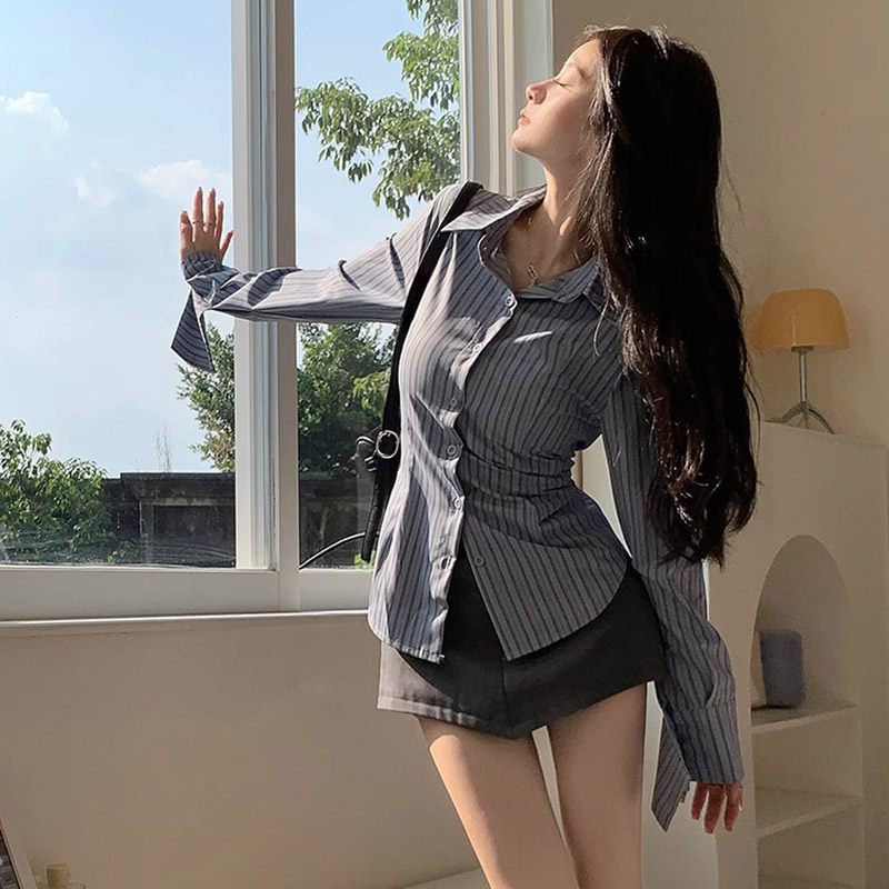 Y2k ストライプシャツ女性長袖デザインボタンアップトップス - Street Fashion In Korea のレビューと価格