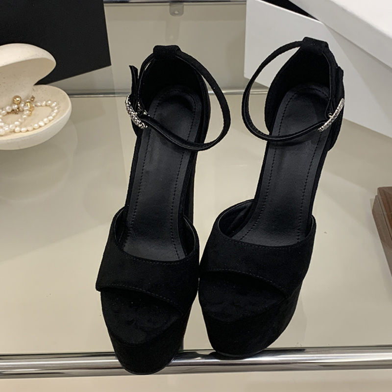 Liyke モデルショー セクシー エクストリーム ハイヒー - Chunky Sneaker Platform のレビューと価格
