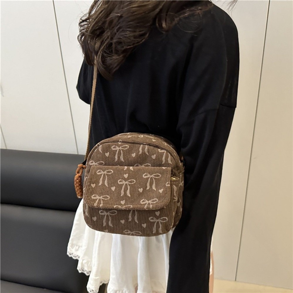 女性のコーデュロイ小さなショルダーバッグティーンエイジャーガ - Street Fashion In Korea のレビューと価格
