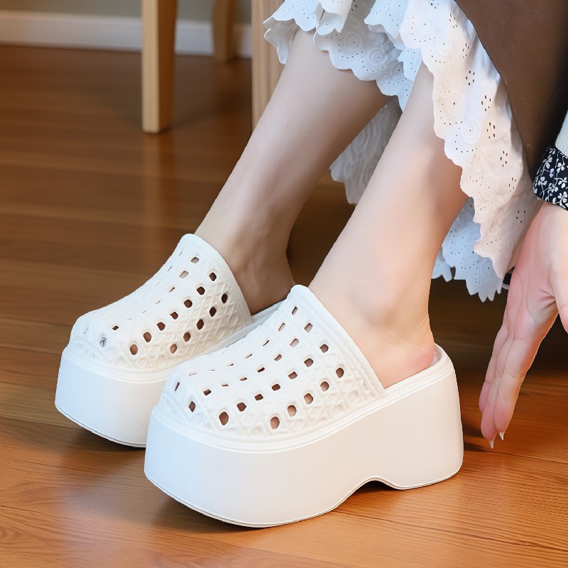 チャンキー厚底7cmプラットフォームスリッパ レディース 中 - Chunky Sneaker Platform のレビューと価格